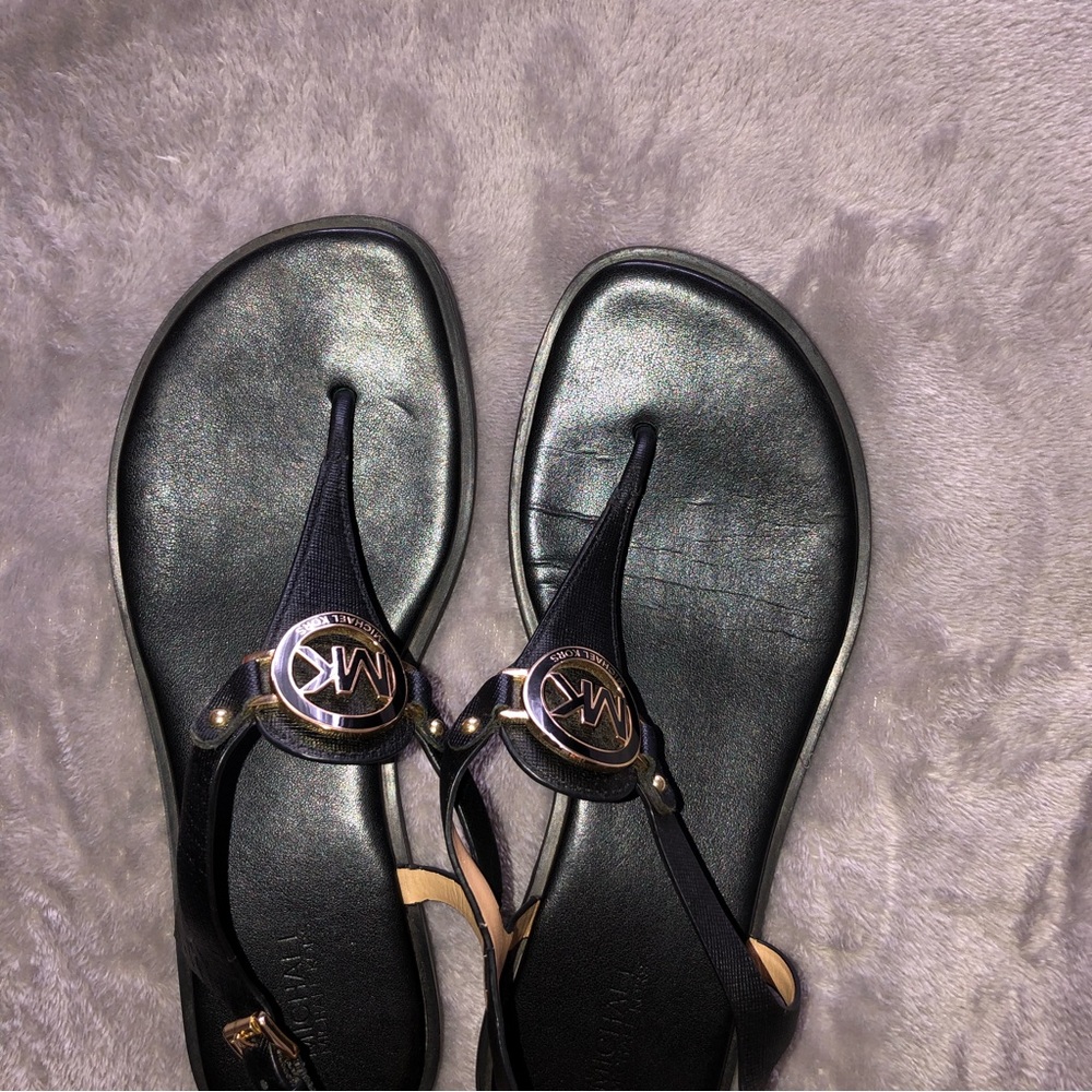 MICHAEL KORS black leather flat sandals